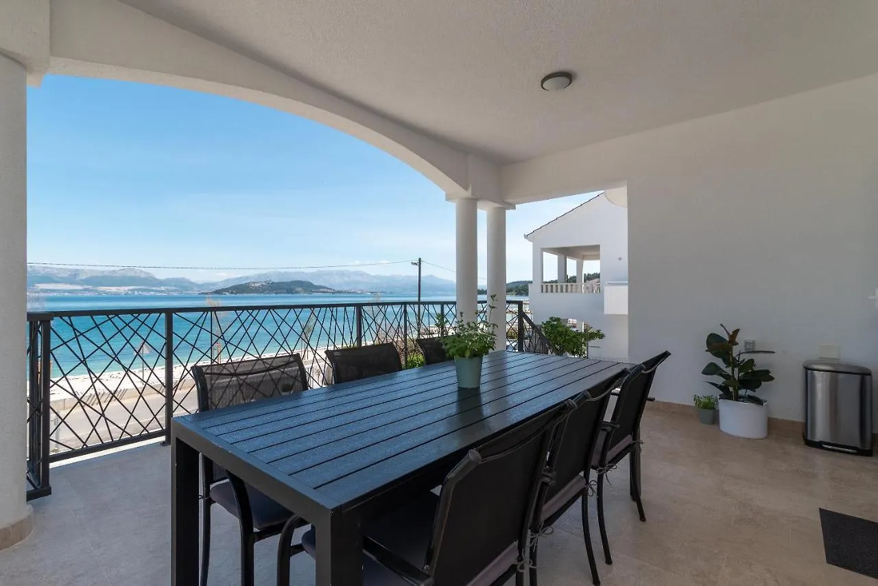 Beachfront Apartment With Parking Slatine Croatia